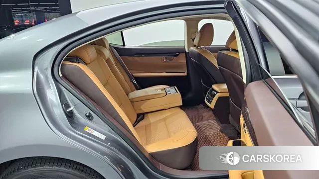 Lexus New ES300h 2018 Серый из Кореи, фото 2