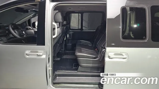 Hyundai Staria 2021 Серебряный из Кореи, фото 2