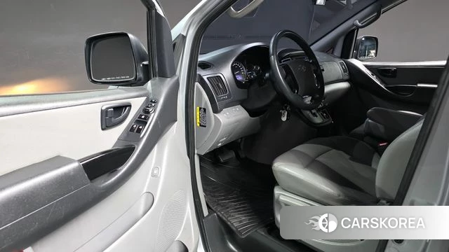 Hyundai Grand Starex 2018 Серебряный из Кореи, фото 2