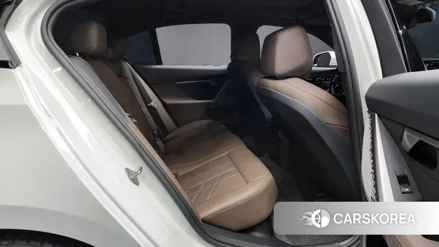 BMW 5 Series (G60) 2024 Белый из Кореи, фото 2