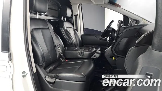 Hyundai Staria 2021 Белый из Кореи, фото 2