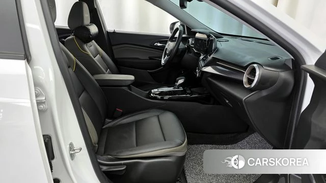 Chevrolet (GM Daewoo) Trax Crossover 2023 Белый из Кореи, фото 2