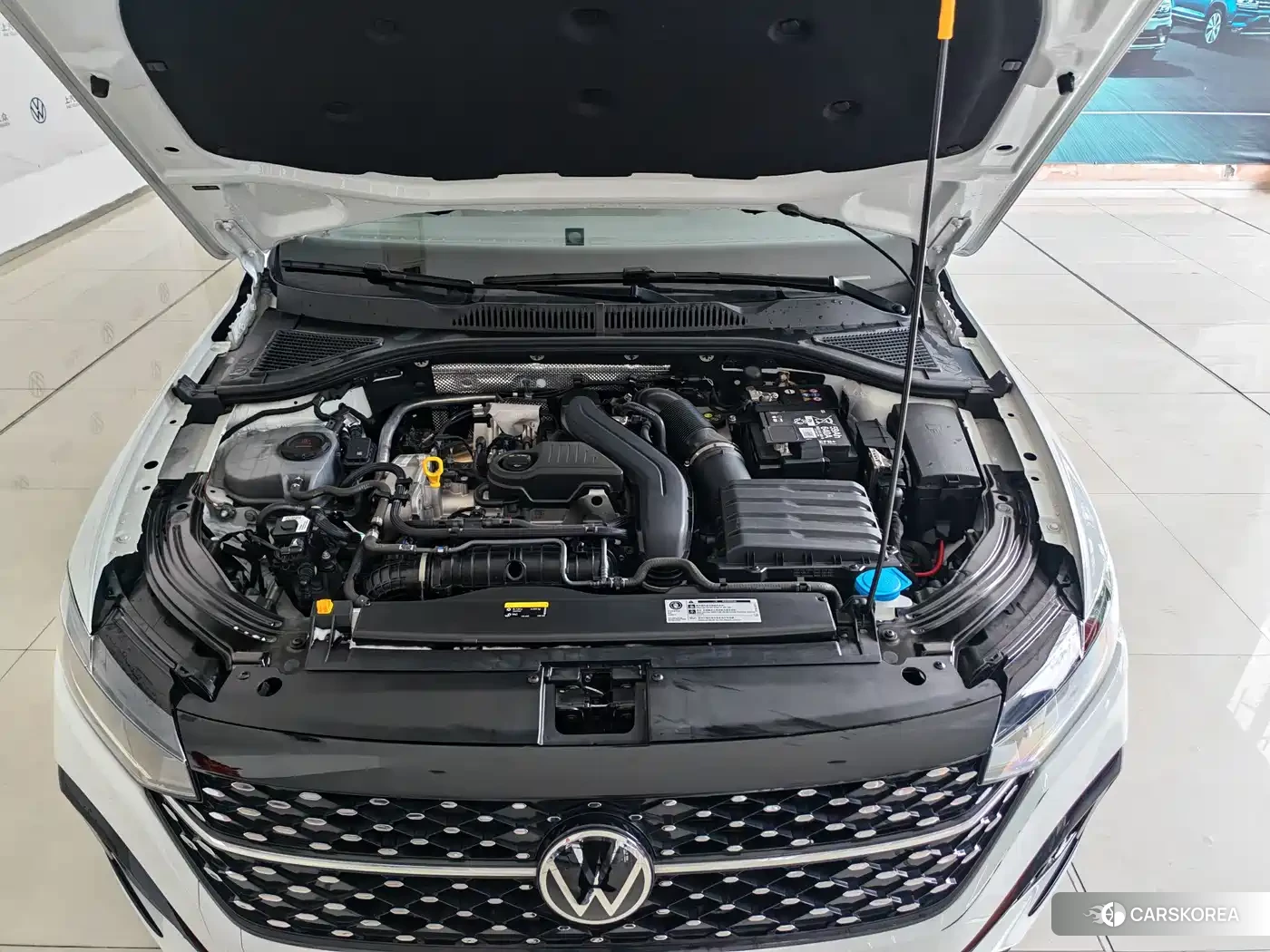 Volkswagen Lavida 2024 Белый из Китая, фото 2
