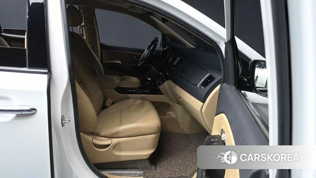 Kia The New Carnival 2018 Белый из Кореи, фото 2