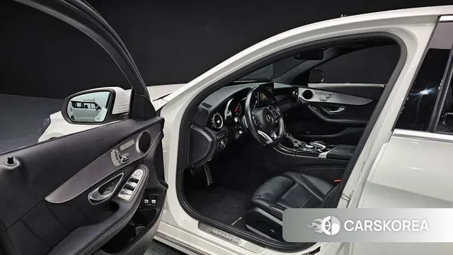Mercedes-Benz C-Class W205 2018 Белый из Кореи, фото 2