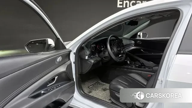 Hyundai The New Avante (CN7) 2024 Белый из Кореи, фото 2