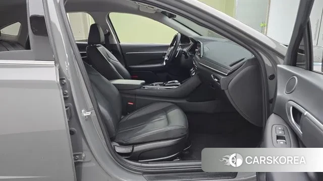 Hyundai Sonata (DN8) 2022 Серебристо-серый из Кореи, фото 2