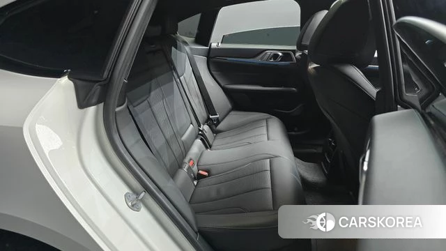 BMW i4 2022 Белый из Кореи, фото 2