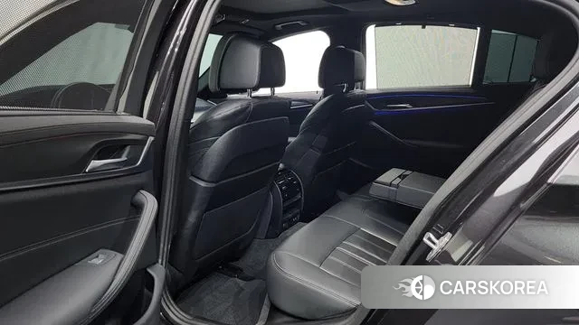 BMW 5 Series (G30) 2022 Серый из Кореи, фото 2