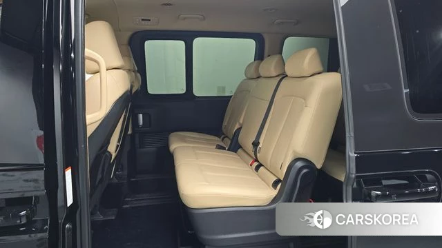 Hyundai Staria 2024 Черный из Кореи, фото 2