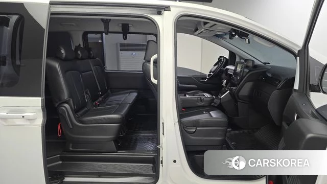 Hyundai Staria 2022 Белый из Кореи, фото 2