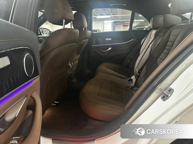 Mercedes-Benz E-Class W213 2023 Белый из Кореи, фото 2