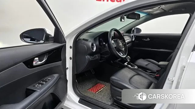 Kia The New K3 2nd generation 2022 Белый из Кореи, фото 2