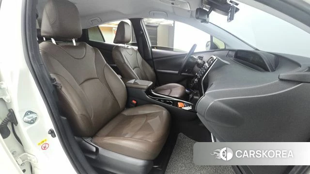 Toyota Prius 4th Generation 2020 Белый из Кореи, фото 2