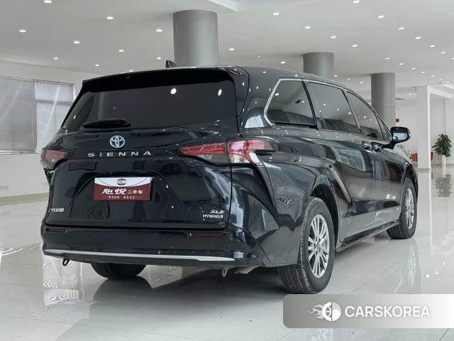 Toyota Saina 2022 Черный из Китая, фото 2