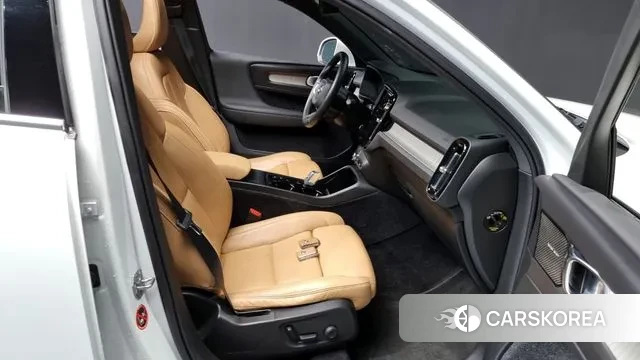 Volvo XC40 2019 Белый из Кореи, фото 2