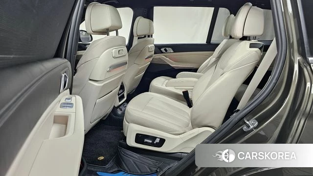 BMW X7 (G07) 2023 Коричневый из Кореи, фото 2