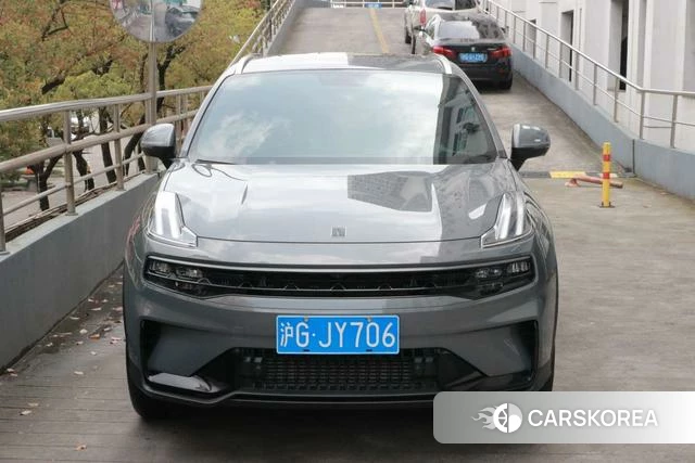 Lynk 06 2023 Серебристо-серый из Китая, фото 2