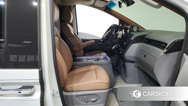 Hyundai Staria 2022 Белый из Кореи, фото 2