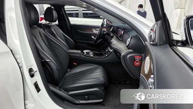 Mercedes-Benz E-Class W213 2019 Белый из Кореи, фото 2