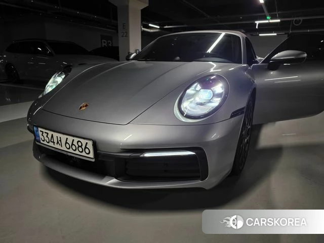 Porsche 911(992) 2021 Серебристо-серый из Кореи, фото 2