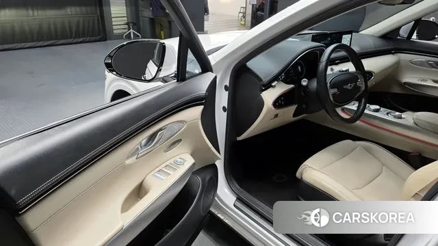 Genesis GV70 2021 Белый из Кореи, фото 2