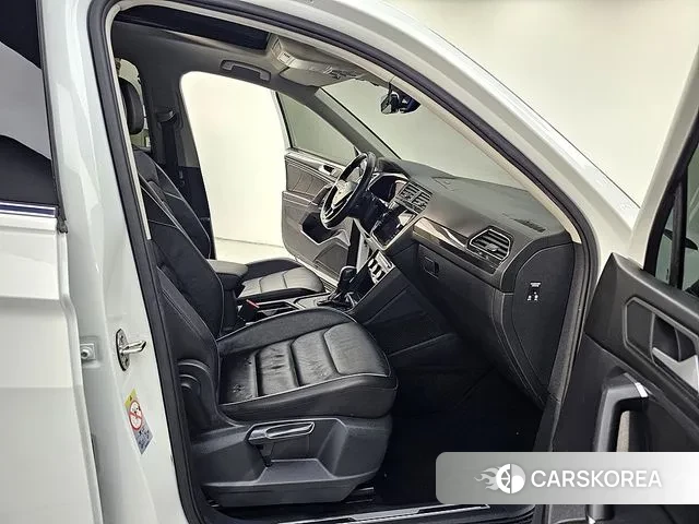 Volkswagen Tiguan Allspace 2020 Белый из Кореи, фото 2