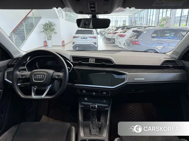 Audi Q3 2023 Белый из Китая, фото 2