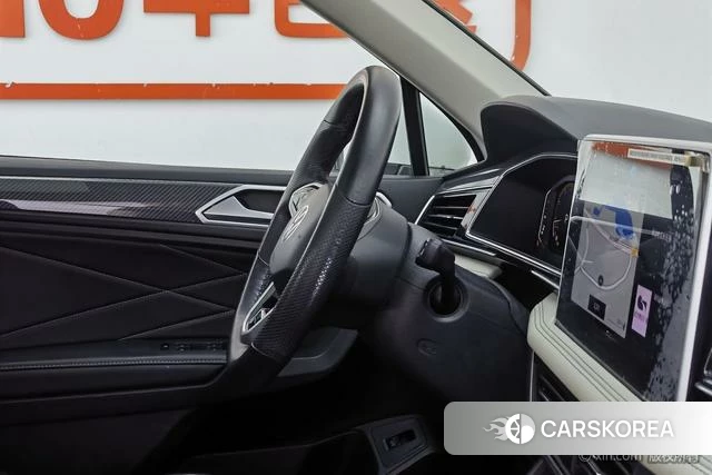 Volkswagen Tiguan L 2023 Белый из Китая, фото 2