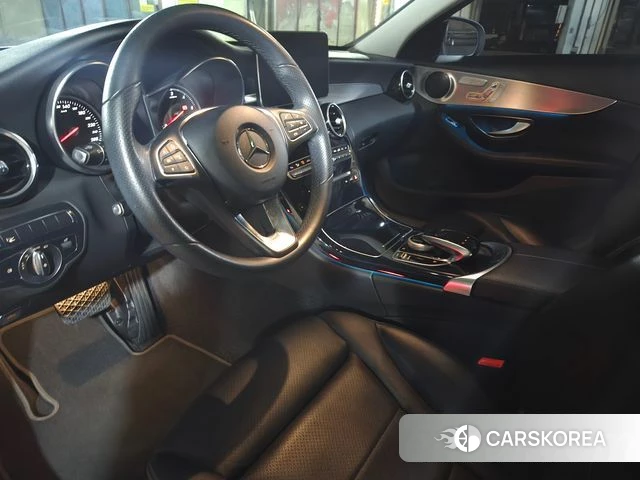 Mercedes-Benz C-Class W205 2018 Белый из Кореи, фото 2