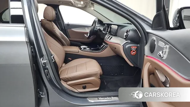 Mercedes-Benz E-Class W213 2019 Серый из Кореи, фото 2