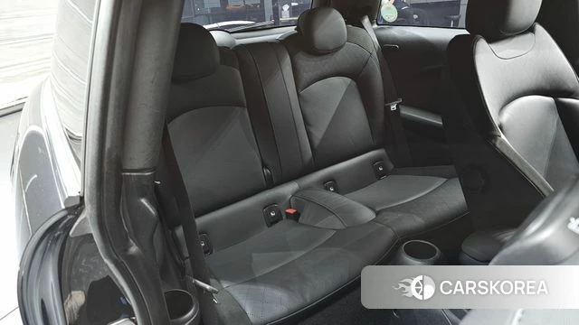 Mini Cooper Electric 2023 Черный из Кореи, фото 2