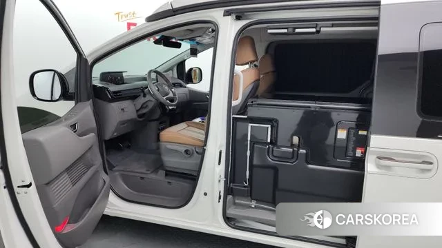 Hyundai Staria 2024 Белый из Кореи, фото 2