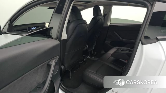 Tesla Model Y 2024 Белый из Кореи, фото 2