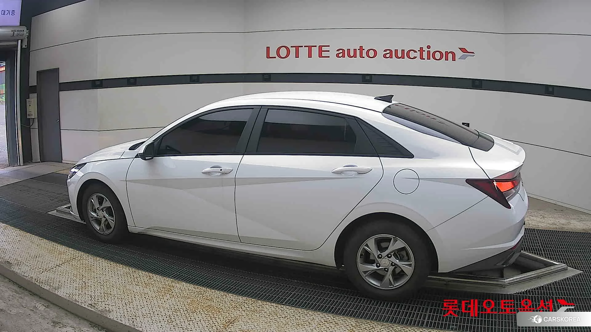 Hyundai Avante 2021 Polar White из Кореи, фото 2