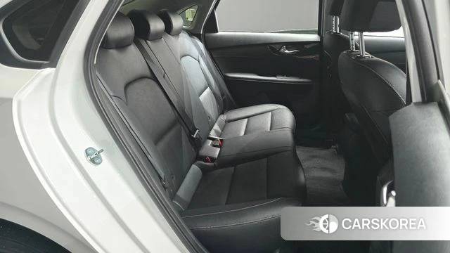 Kia The New K3 2nd generation 2023 Белый из Кореи, фото 2