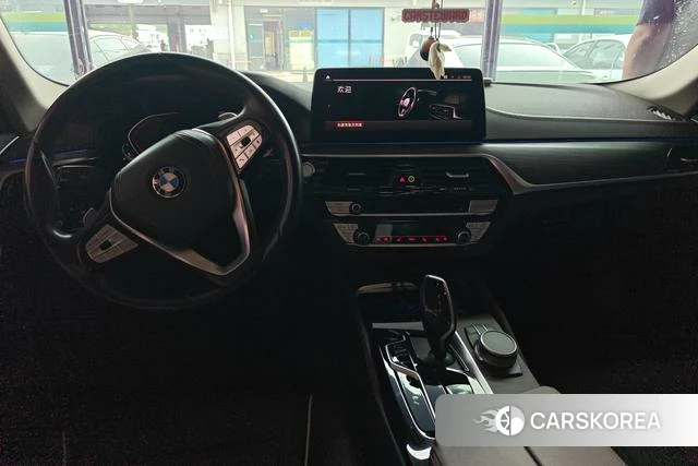 BMW 5 series 2021 Черный из Китая, фото 2