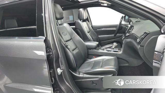 Jeep Grand Cherokee 2019 Серый из Кореи, фото 2