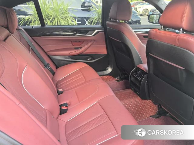 BMW 5 series 2023 Белый из Китая, фото 2