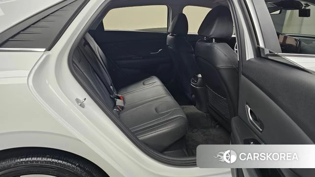 Hyundai Avante Hybrid (CN7) 2023 Белый из Кореи, фото 2