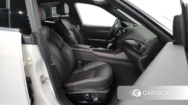 Maserati Levante 2022 Белый из Кореи, фото 2