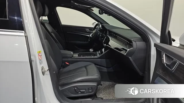 Audi A6 (C8) 2021 Белый из Кореи, фото 2