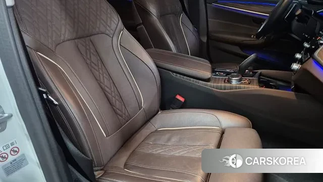 BMW 5 Series (G30) 2023 Белый из Кореи, фото 2