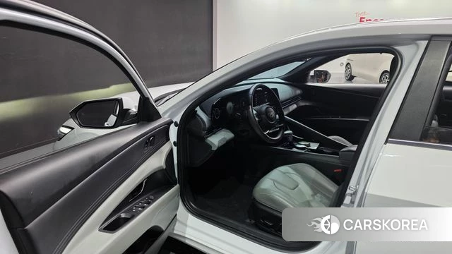 Hyundai The New Avante (CN7) 2023 Белый из Кореи, фото 2