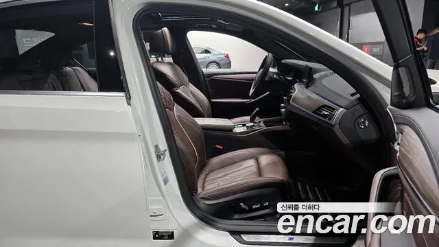 BMW 5 Series (G30) 2020 Белый из Кореи, фото 2