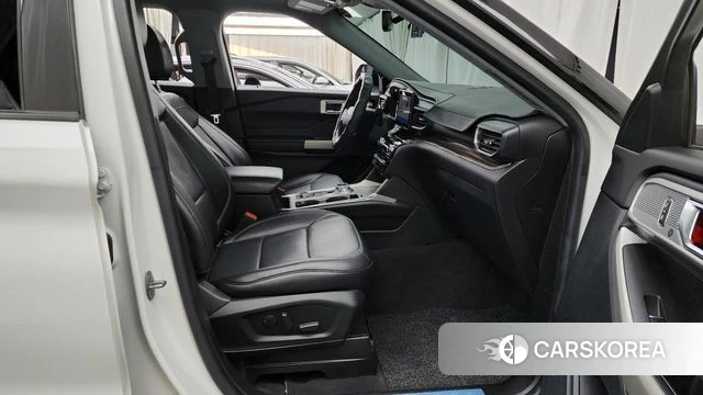 Ford Explorer 6th Generation 2022 Белый из Кореи, фото 2