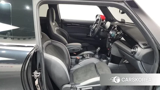 Mini Cooper S 2022 Черный из Кореи, фото 2