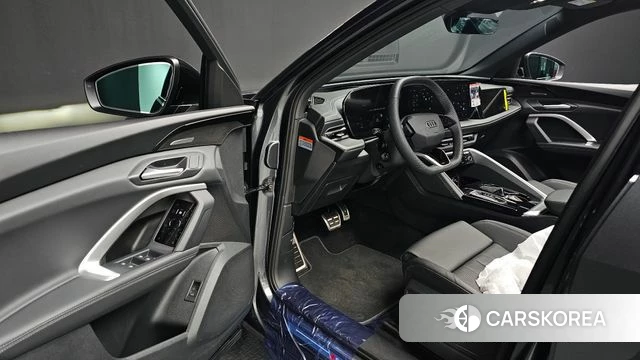 Audi Q5 (80A) 2025 Черный из Кореи, фото 2