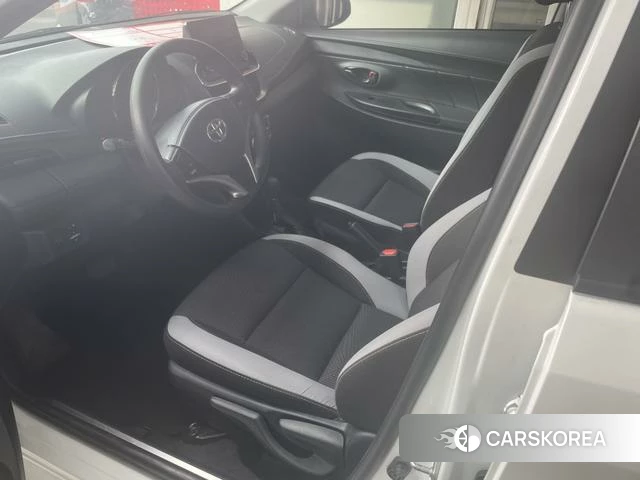 Toyota YARIS L Zhixuan 2022 Белый из Китая, фото 2