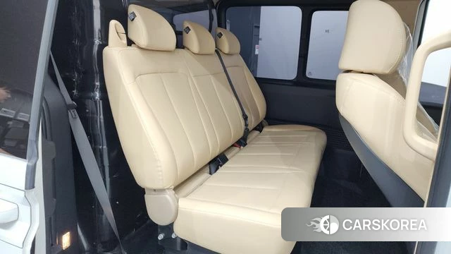 Hyundai Staria 2023 Белый из Кореи, фото 2
